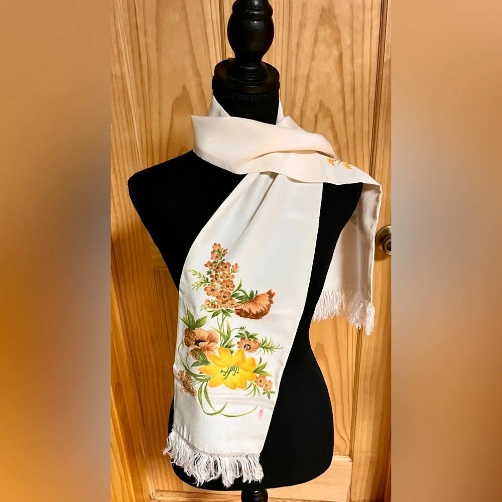 VTG Suzhou Silk Hand Painted Floral Fringe Scarf NIB Wearable Art Boho Cream